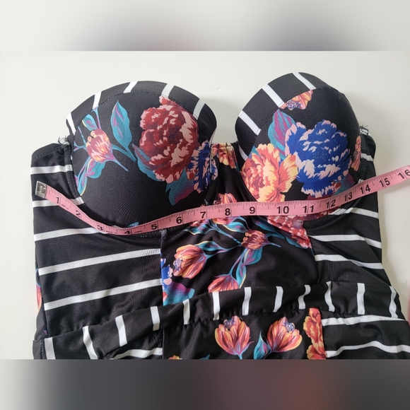 NEW ModCloth Floral The Harper One-Piece Swimsuit size large - Picture 9 of 9